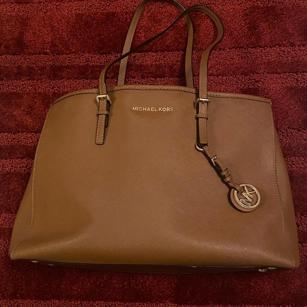 Michael Kors Leather Tote Bag (multiple compartments to keep items organized)